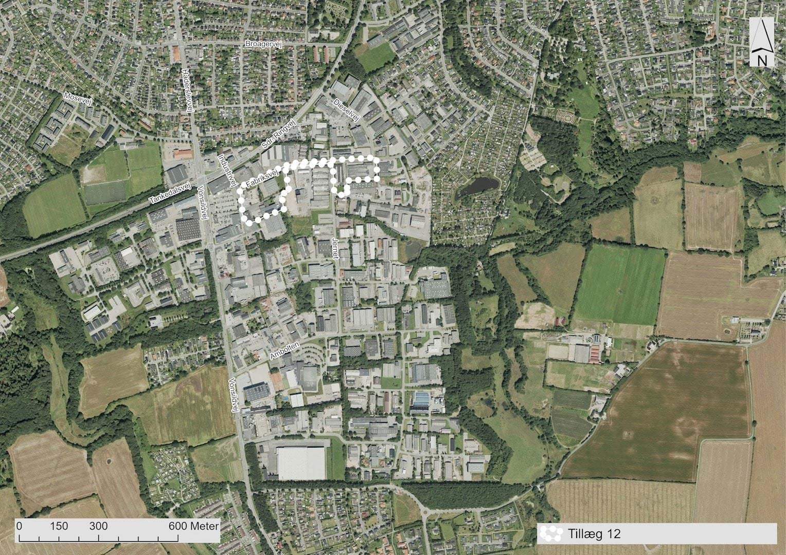 Luftfoto med afgrænsning af området for kommuneplantillægget.